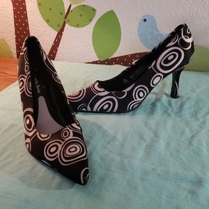 Beautiful Black and White Pumps
